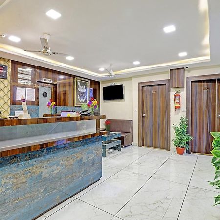 Collection O Hotel Raj Palace Vadodara Exterior photo