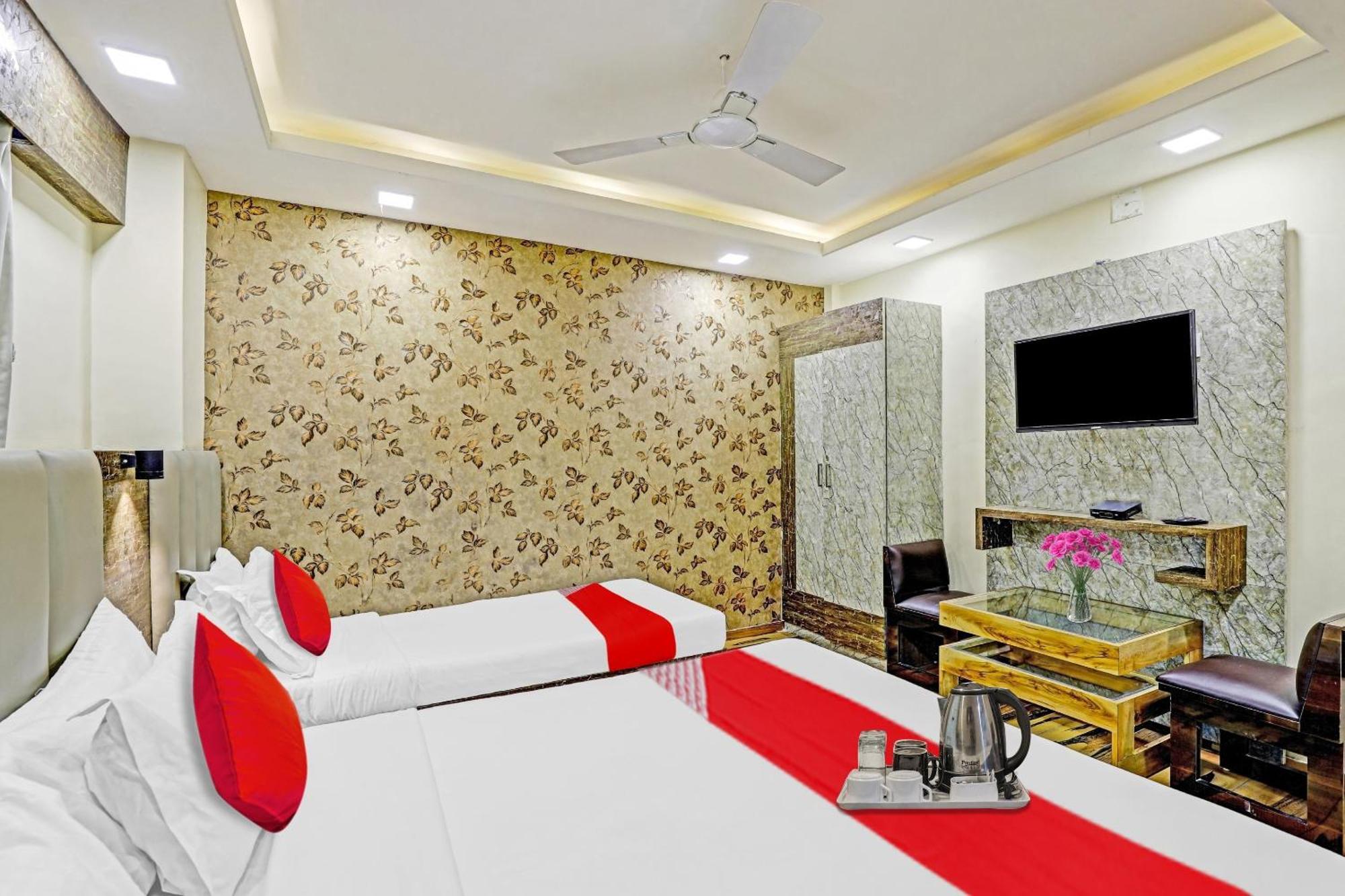 Collection O Hotel Raj Palace Vadodara Exterior photo