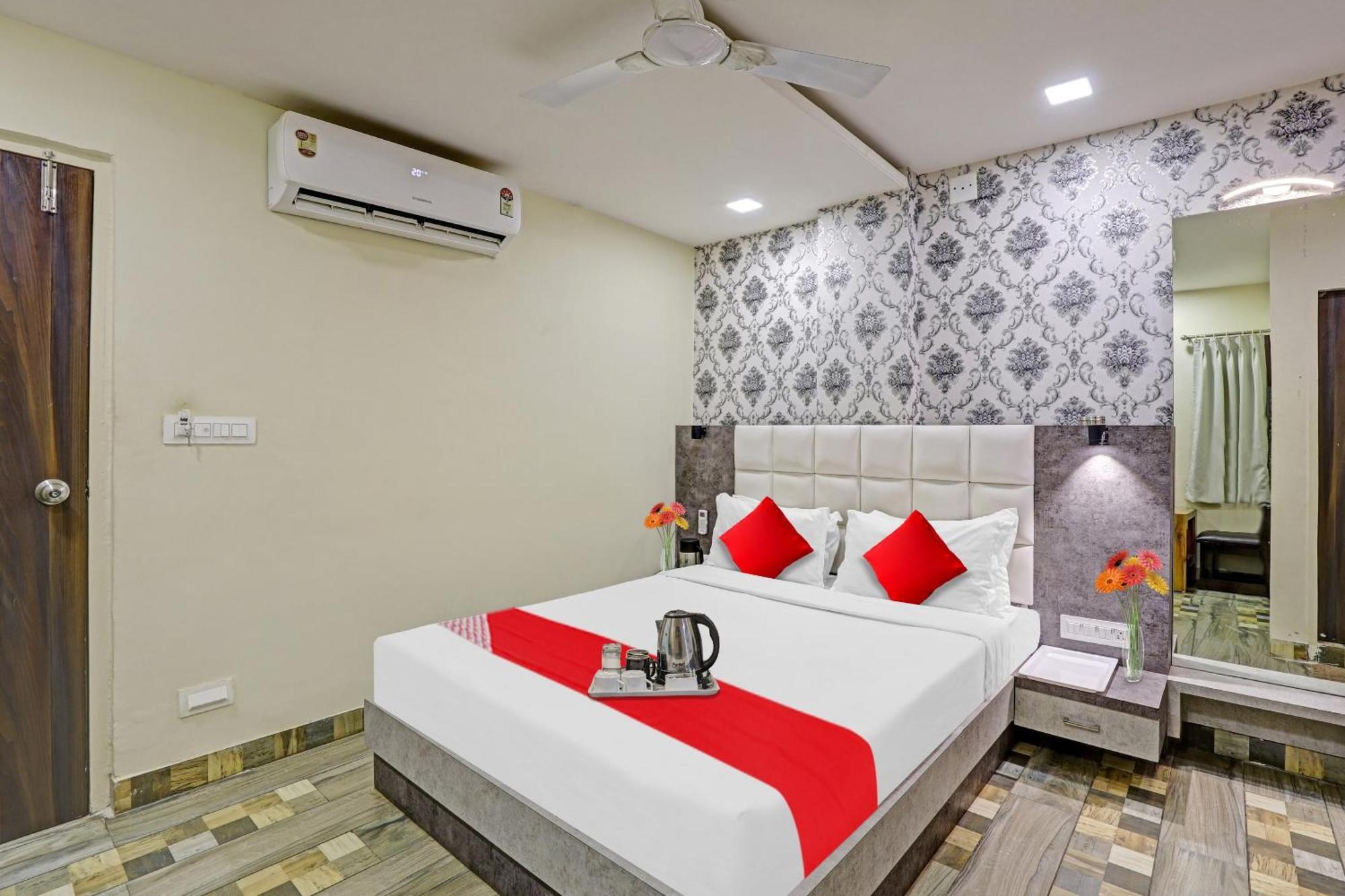 Collection O Hotel Raj Palace Vadodara Exterior photo