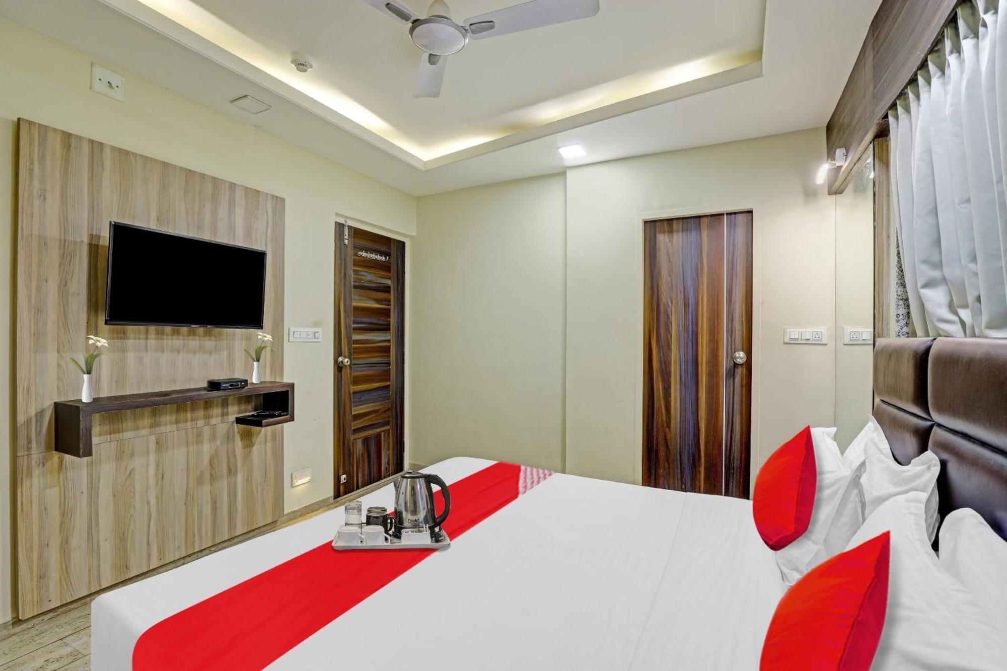 Collection O Hotel Raj Palace Vadodara Exterior photo